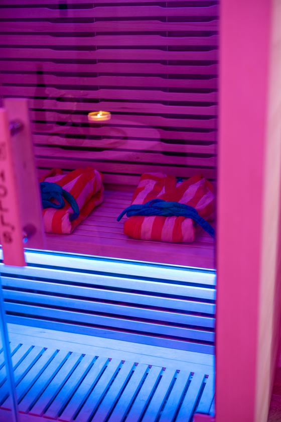 Wellness Spa : intérieur du sauna infrarouge