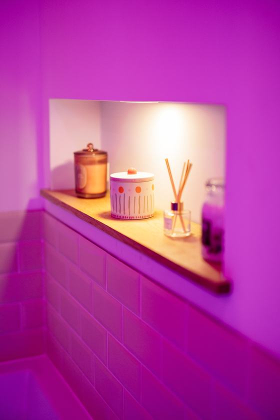 Wellness Spa : niche décorée près du jacuzzi